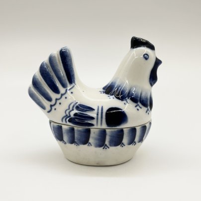 Солонка "Курочка", фарфор, роспись, Объединение «Гжель», СССР, 1972-1985 гг.