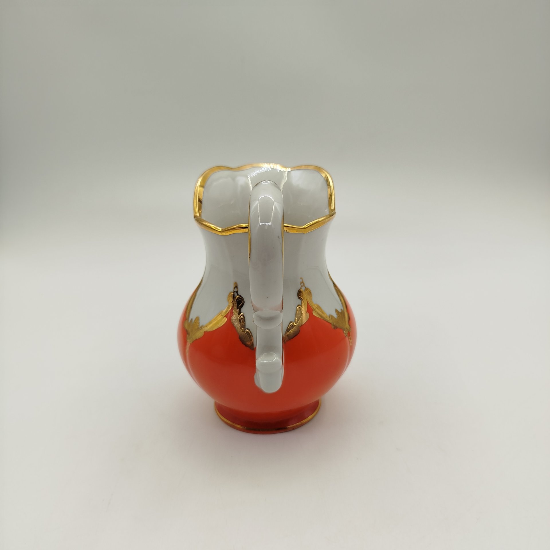 Молочник в классическом стиле, фарфор, золочение, крытье, Барановский фарфоровый завод, СССР, 1960-1970 гг.