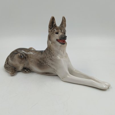 Статуэтка "Немецкая овчарка", скульптор В.С. Драчинская, фарфор, роспись, Ленинградский фарфоровый завод (ЛФЗ), СССР, 1960-1970 гг.