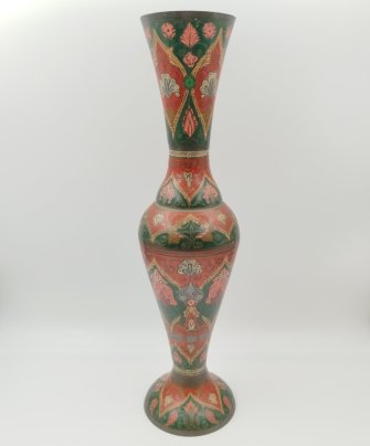 Ваза в восточном стиле, украшенная растительным и цветочным декором, латунь, гравировка, Индия, 1980-2000 гг.