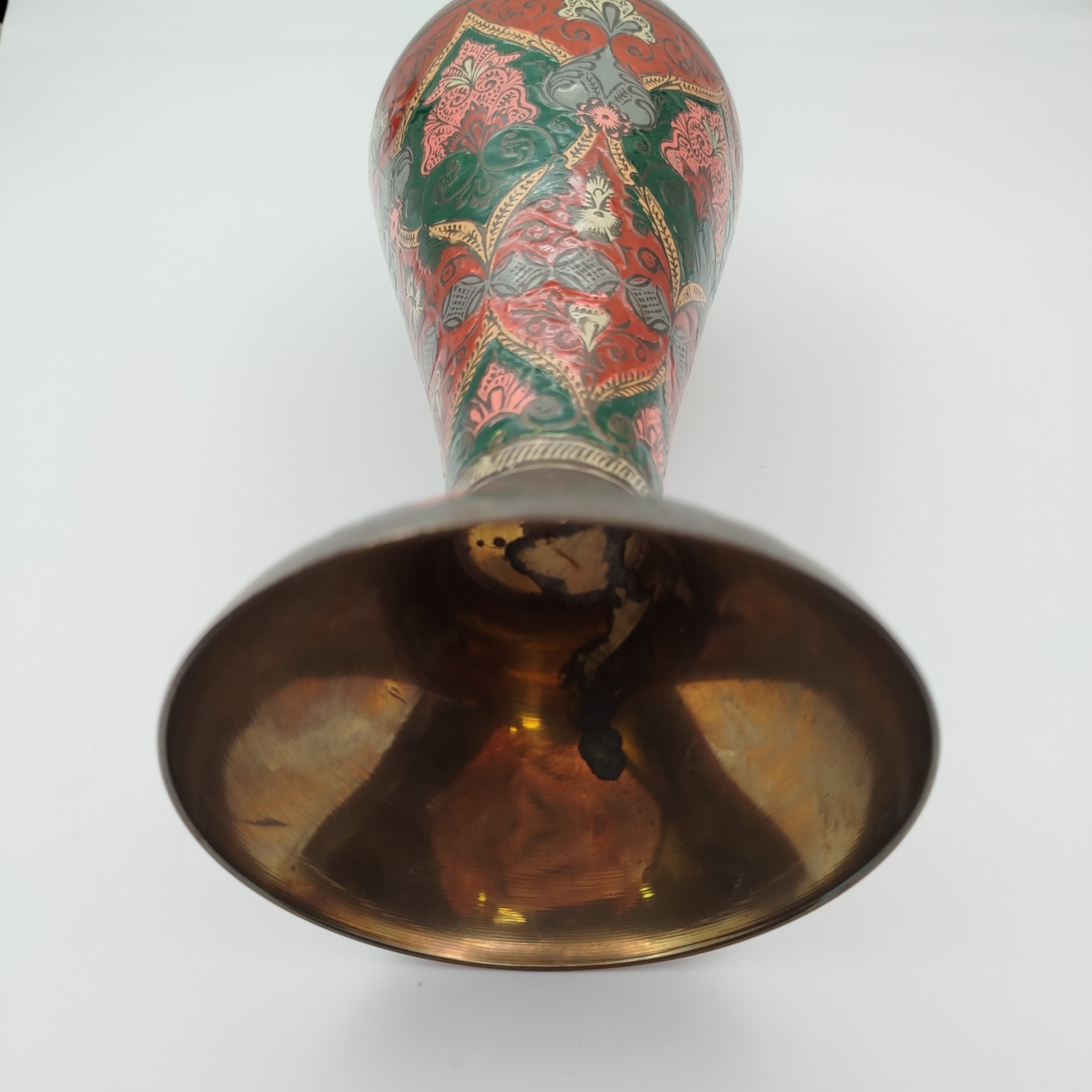 Ваза в восточном стиле, украшенная растительным и цветочным декором, латунь, гравировка, Индия, 1980-2000 гг.