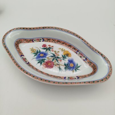 Блюдо сервировочное (салатник), украшенное старинным цветочным узором (лимитированный выпуск), фарфор, деколь, Limoges, Франция, 1970-1980 гг.