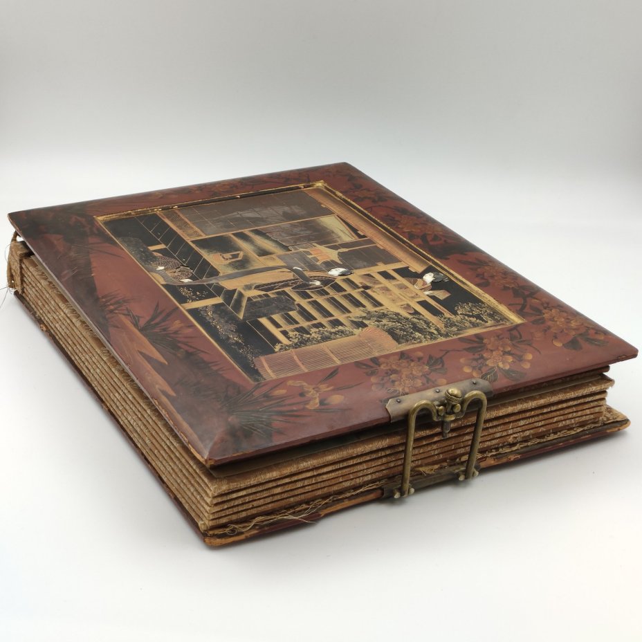 Фотоальбом выполненный в стиле "Шинуазри"