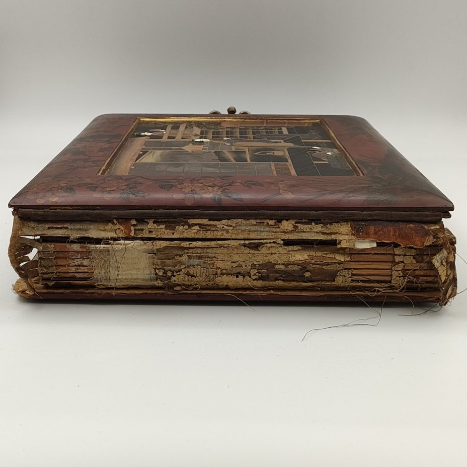 Фотоальбом выполненный в стиле "Шинуазри"