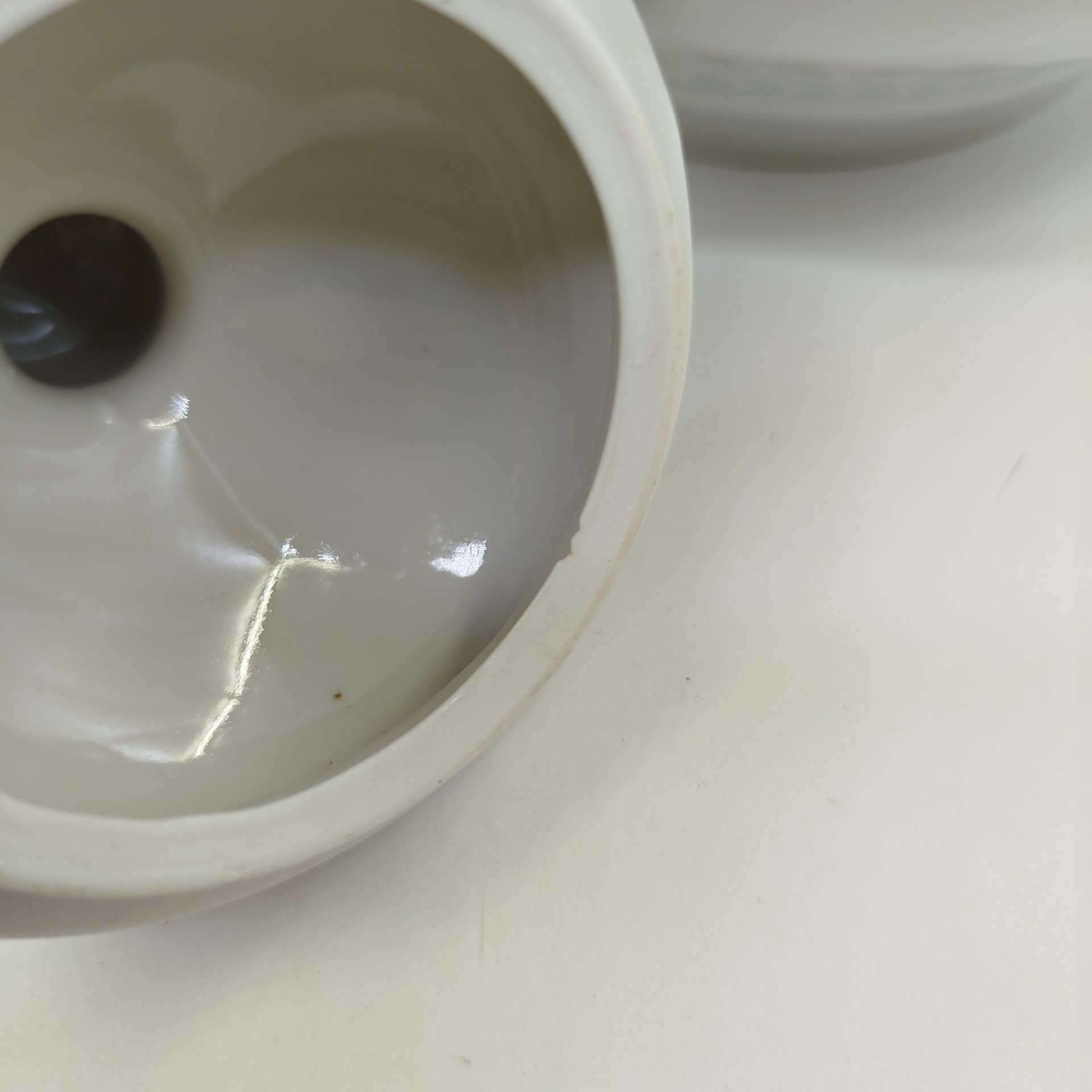 Чайник с растительным декором, фарфор, деколь, золочение, Краснодарский фарфорово-фаянсовый завод «Чайка», СССР, 1960-1992 гг.