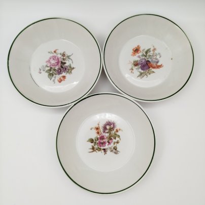 Набор из 3-х розеток, украшенных цветочным декором, фарфор, деколь, дорисовка, Фарфоровый завод «Пролетарий» (Бронница, Мста), СССР, 1939-1940 гг.