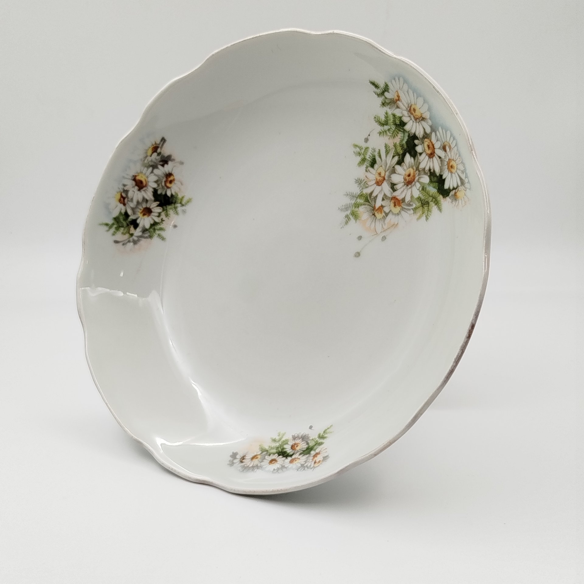 Фруктовница с декором в виде ромашек (экспортное клеймо), фарфор, деколь, Дулевский фарфоровый завод (Дулёво), СССР, 1926-1935 гг.