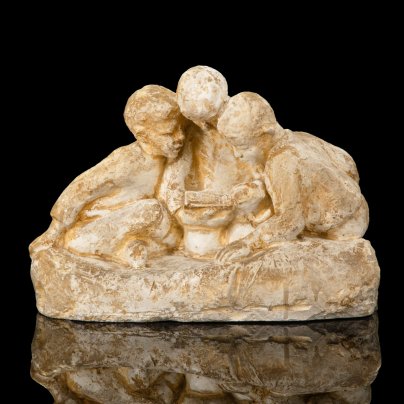 Скульптурная композиция "Знание" (Трое мальчиков у книги), гипс, СССР, 1930-1960 гг.