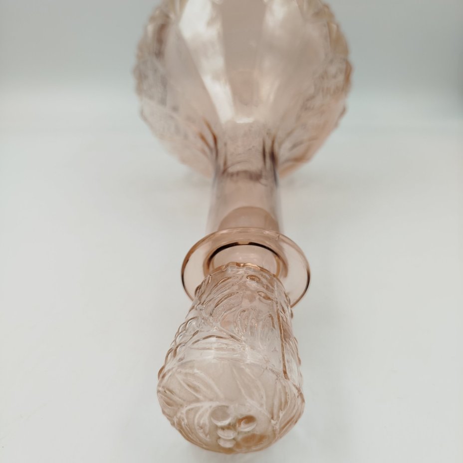 Штоф розоватого оттенка с геометрическим декором