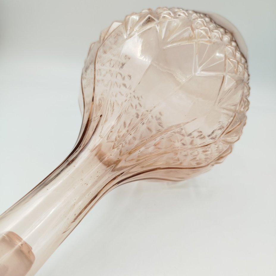 Штоф розоватого оттенка с геометрическим декором