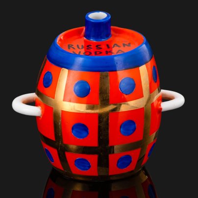 Штоф "Петровская" (Russian vodka) для Московского ликеро-водочного завода, художник П.В. Леонов, фарфор, крытье, роспись, золочение, Дулевский фарфоровый завод (Дулёво)