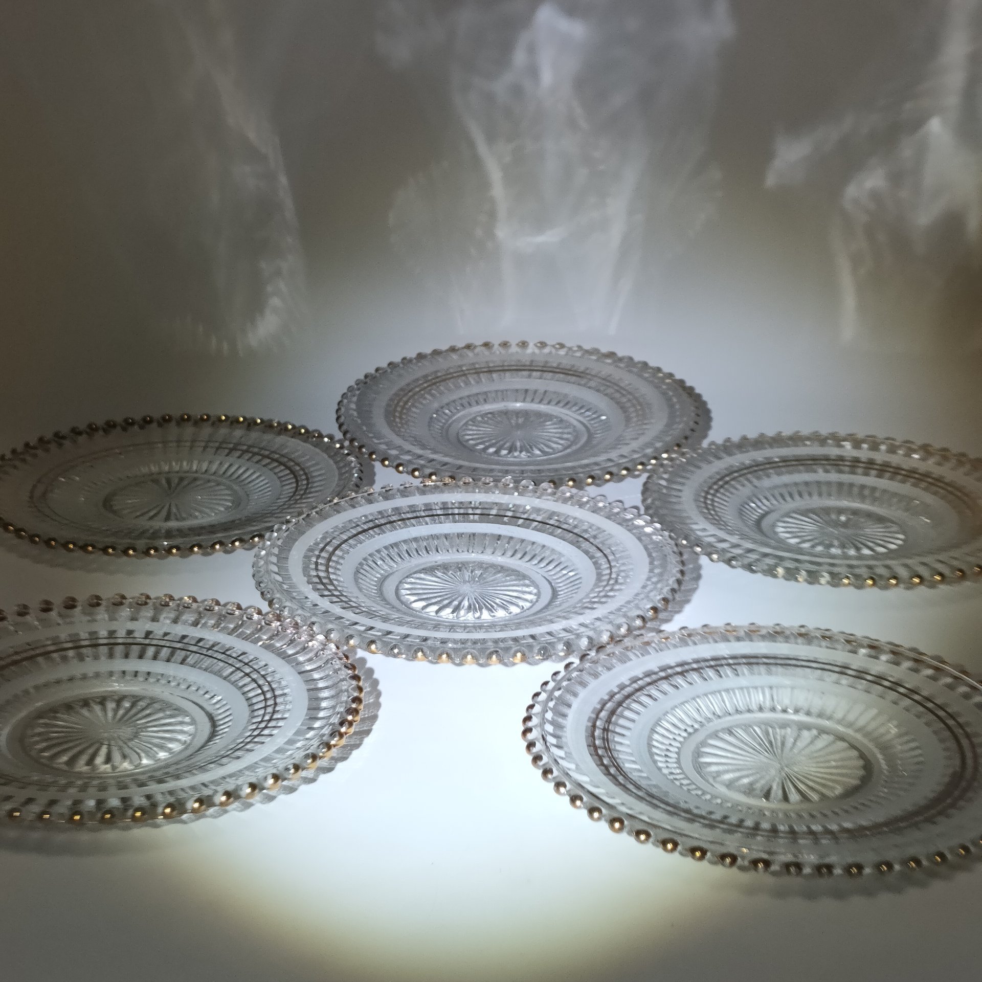 Набор из 6-ти блюдец с рифленой поверхностью, стекло, золочение, обводка, СССР, 1980-1990 гг.