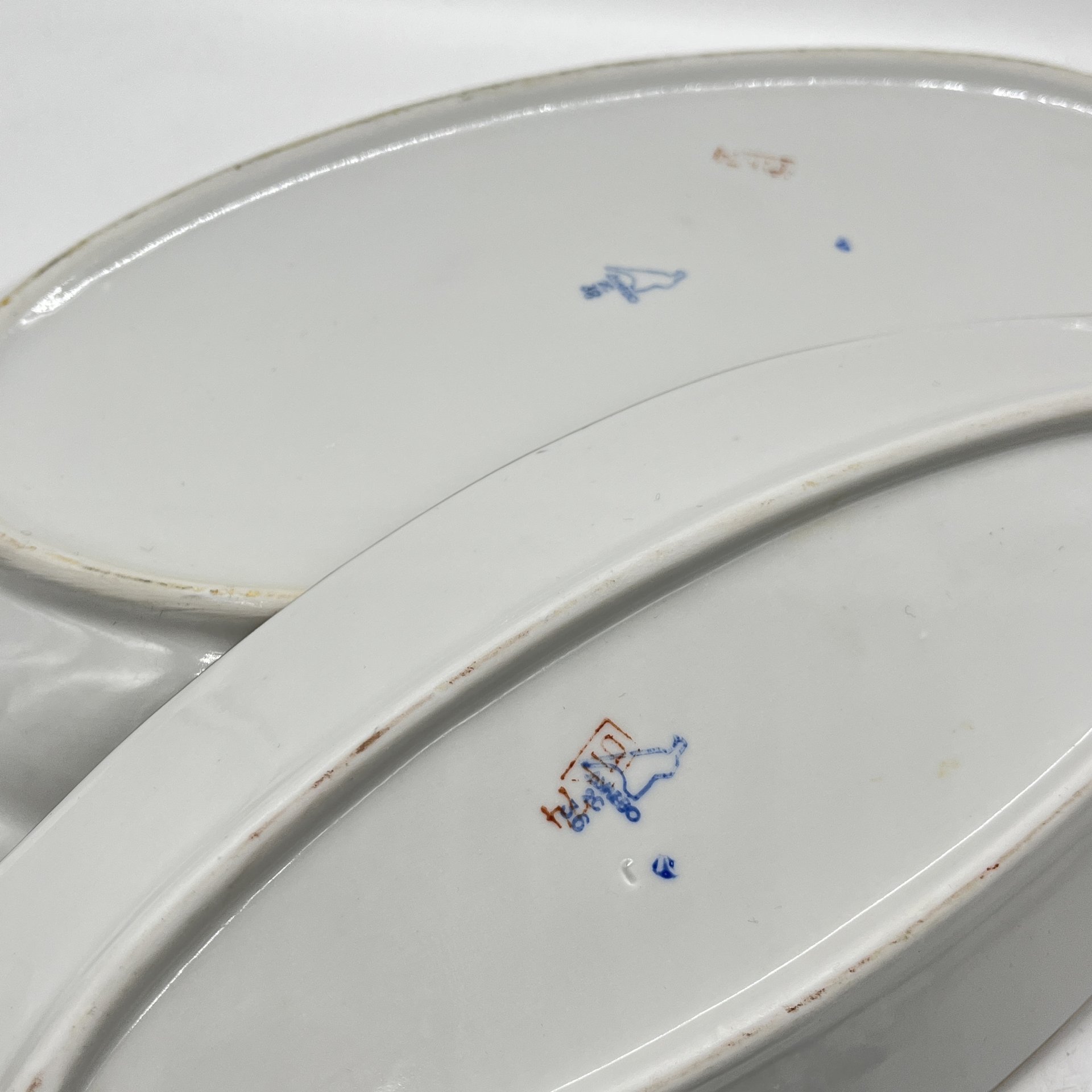 Селедочница и сервировочное блюдо с цветочным декором, фарфор, деколь, золочение, Дулевский фарфоровый завод (Дулёво), СССР, 1960-1980 гг.