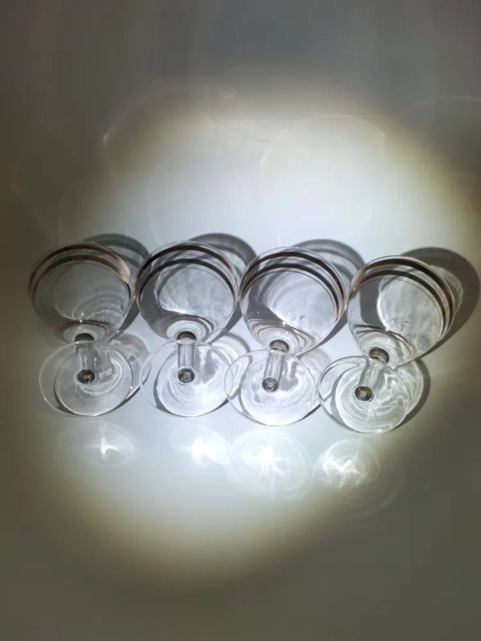 Набор из 4-х рюмок с декором в виде полос, для крепких напитков, стекло, золочение, Стеклозавод «Неман», СССР, 1980 г.