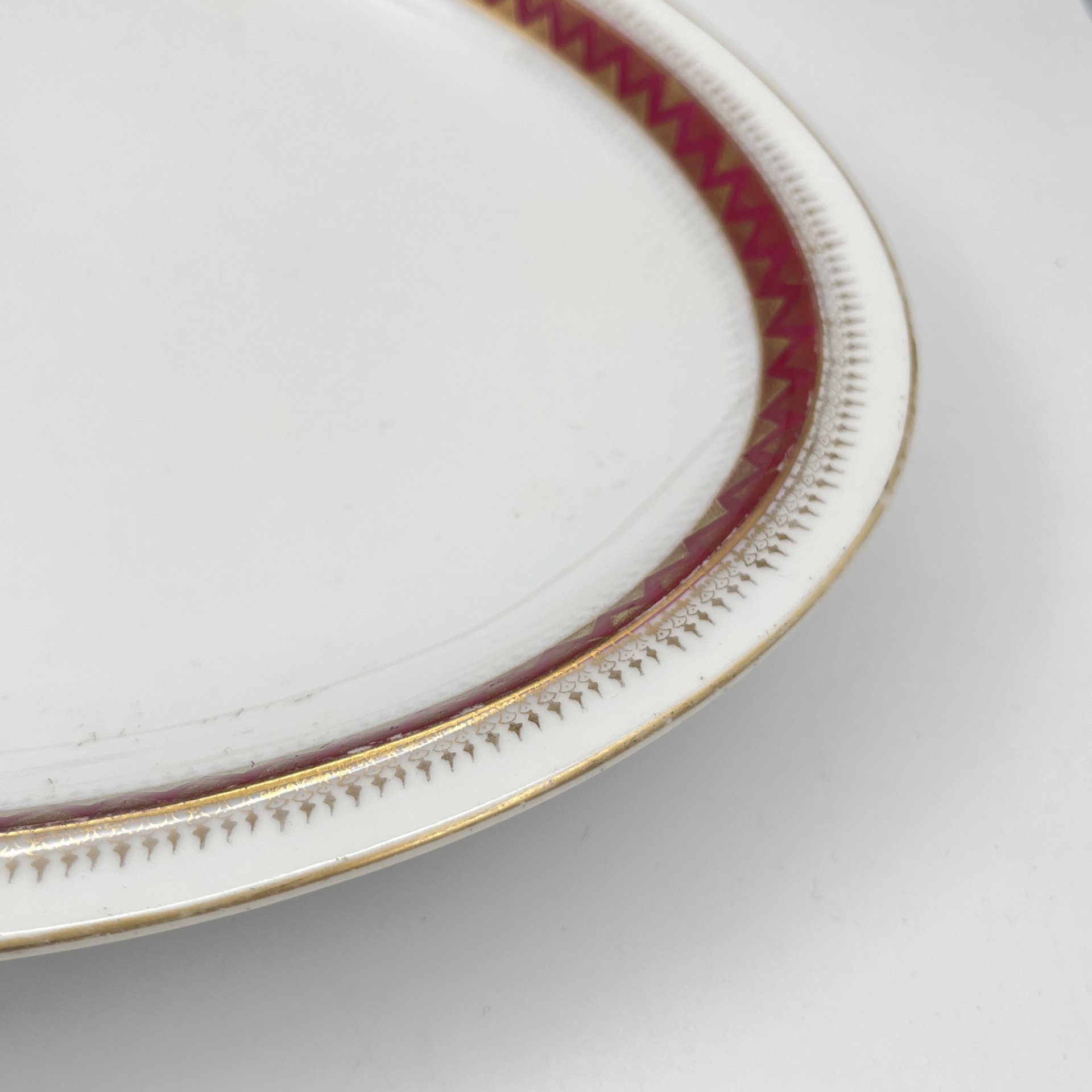 Блюдо овальной формы с золотисто-красной орнаментальной каймой, "Jaeger, Thomas & Co", фарфор, крытье, золочение, Германия, 1898-1923 гг.