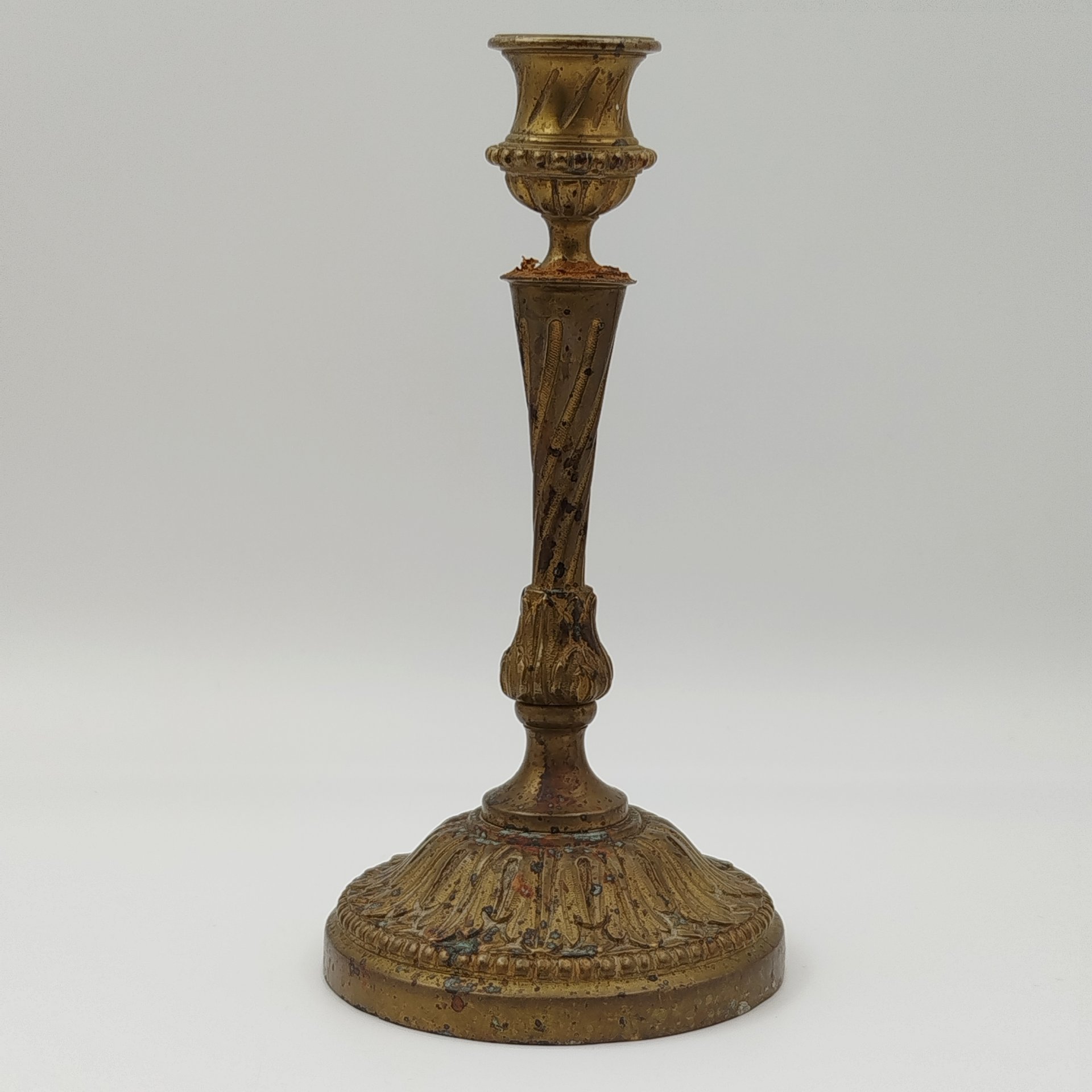 Подсвечник с растительным декором (на одну свечу), бронза, Западная Европа, 1920-1960 гг.