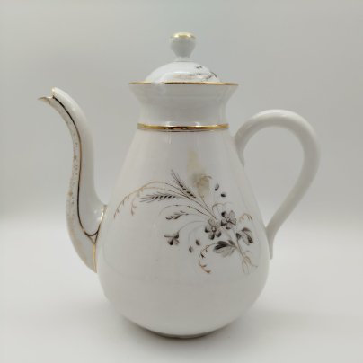Чайник (кофейник) с декором из полевых цветов, фарфор, роспись, золочение, Западная Европа, 1890-1920 гг.