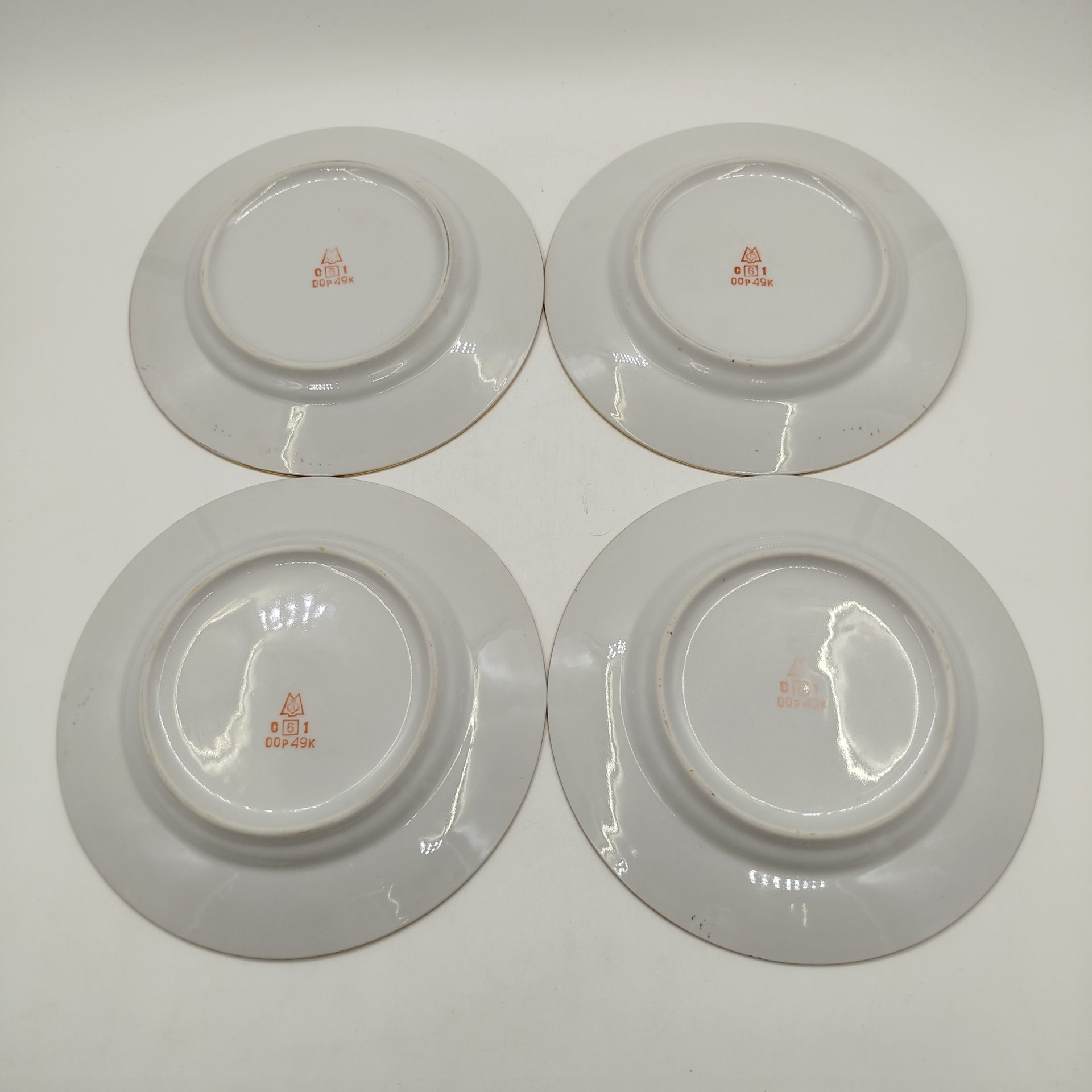Набор из четырех десертных тарелок, фарфор, Минский фарфорово-фаянсовый завод, СССР, 1968-1983 гг.