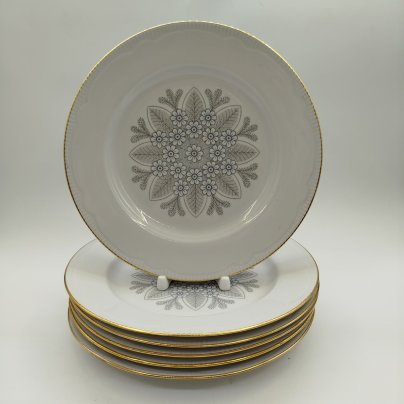 Набор из шести столовых тарелок с растительным декором, фарфор, деколь, золочение, Минский фарфорово-фаянсовый завод, СССР, 1968-1983 гг.