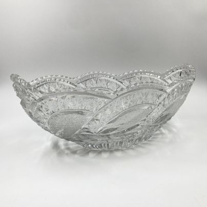 Большой салатник (фруктовница/конфетница) в форме ладьи с резным декором, хрусталь, алмазная грань, Западная Европа, 1960-1990 гг.