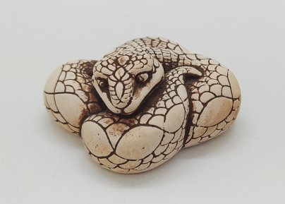 Окимоно "Змея", гипс, тонировка, Китай, 1990-2020 гг.
