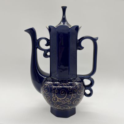 Кофейник с растительным декором, фарфор, крытье, золочение, Бронницкий завод фарфоровых изделий «Возрождение», СССР, 1971-1981 гг.