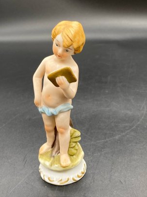 Статуэтка "Мальчик с книгой", бисквит, роспись