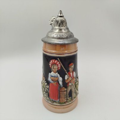 Кружка пивная с крышкой, украшенная пасторальной сценой, керамика, олово, роспись, Германия, 1970-1990 гг.