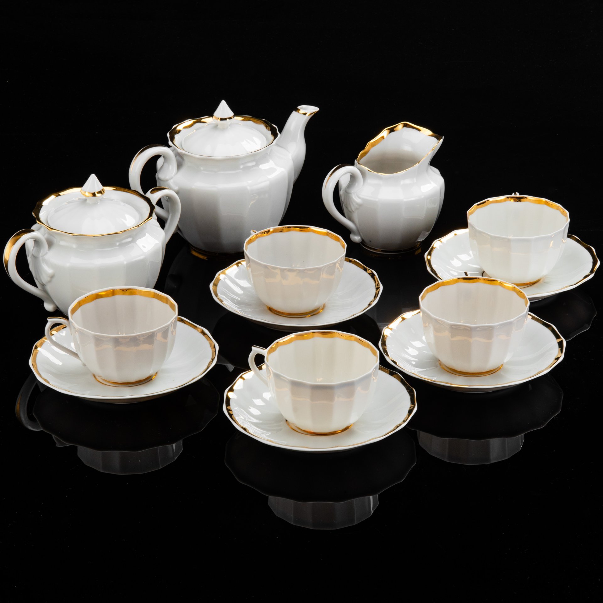 Сервиз чайный "Золотая лента" на 5 персон (13 предметов), фарфор, золочение, Дмитровский фарфоровый завод (ДФЗ Вербилки), СССР, 1965-1991 гг.