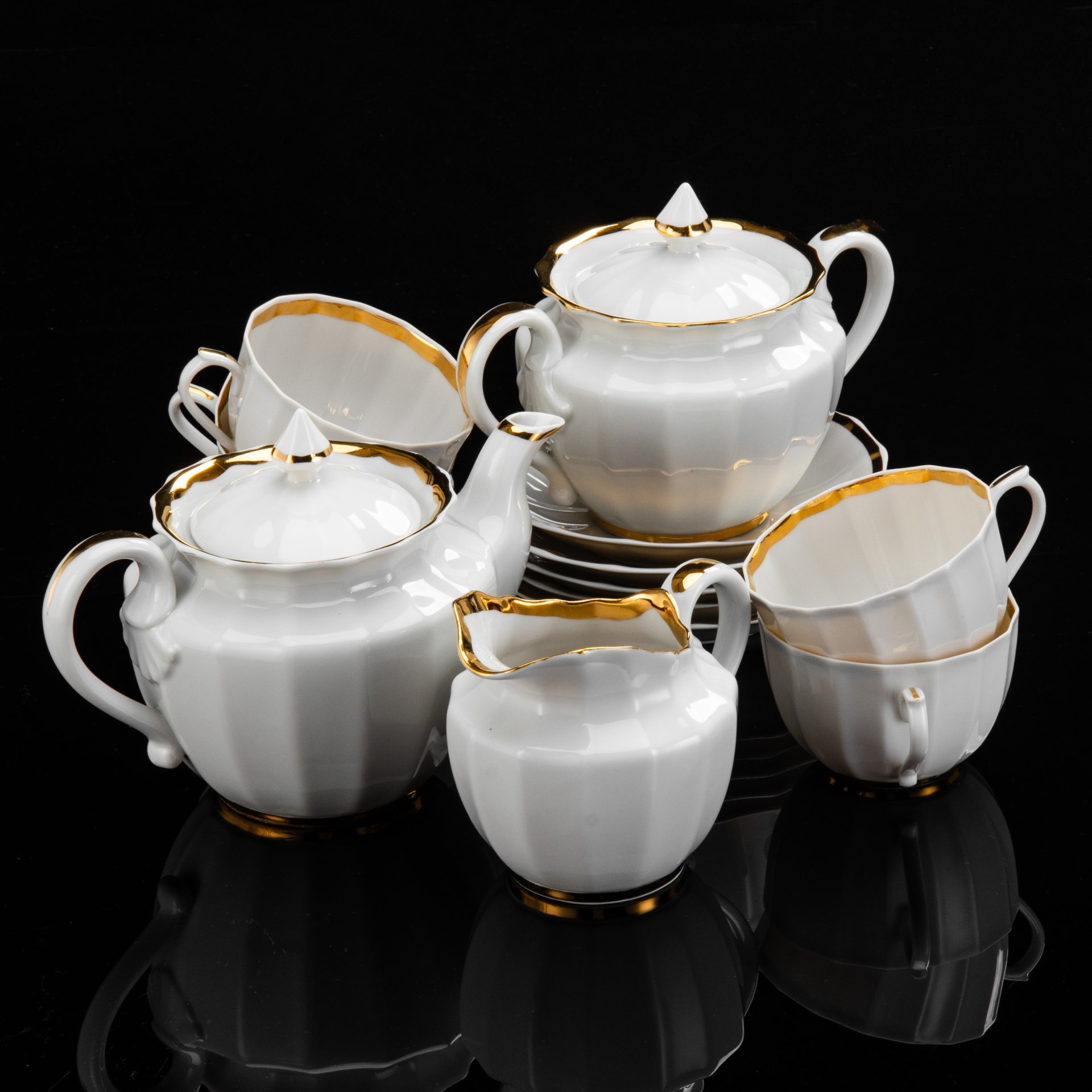 Сервиз чайный "Золотая лента" на 5 персон (13 предметов), фарфор, золочение, Дмитровский фарфоровый завод (ДФЗ Вербилки), СССР, 1965-1991 гг.