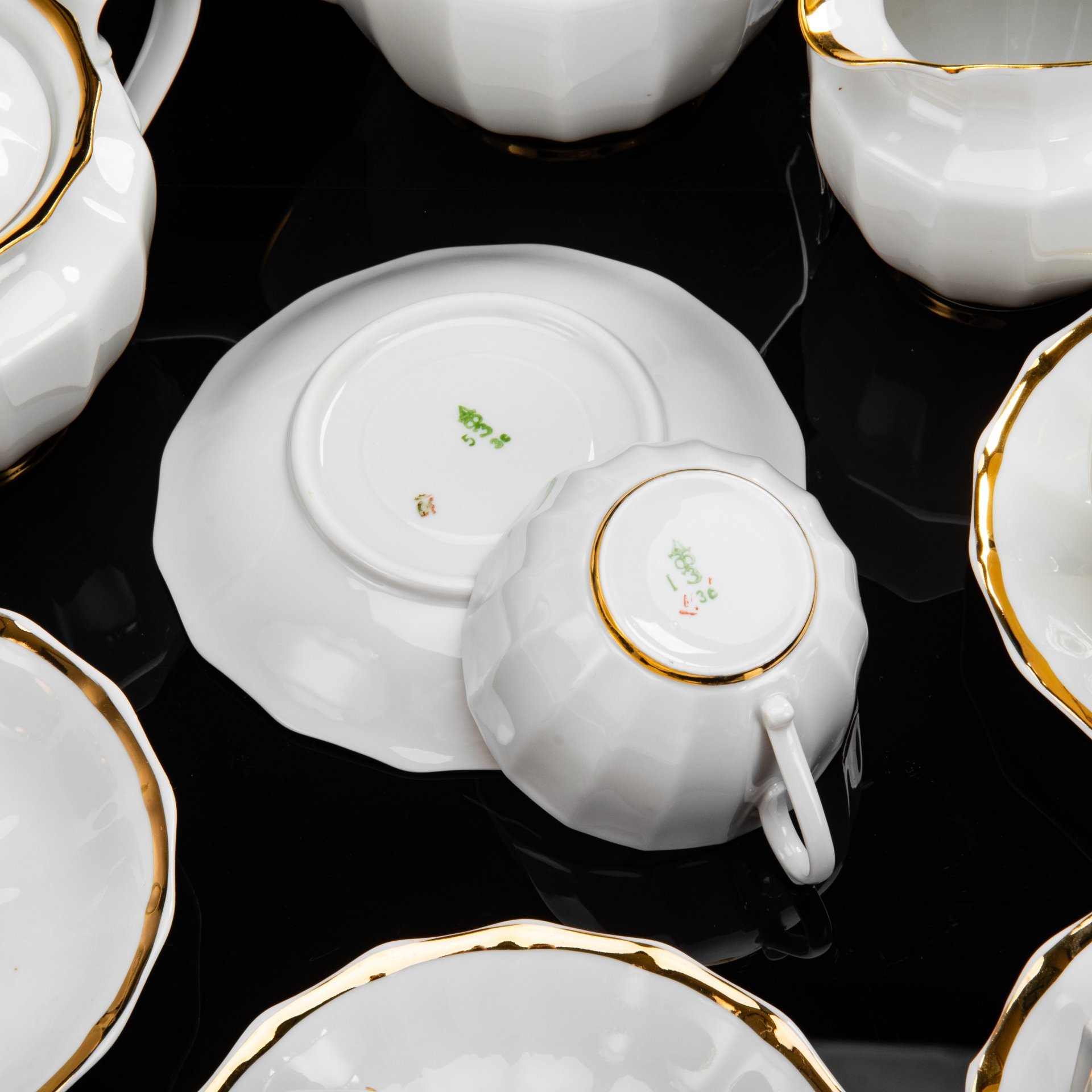 Сервиз чайный "Золотая лента" на 5 персон (13 предметов), фарфор, золочение, Дмитровский фарфоровый завод (ДФЗ Вербилки), СССР, 1965-1991 гг.