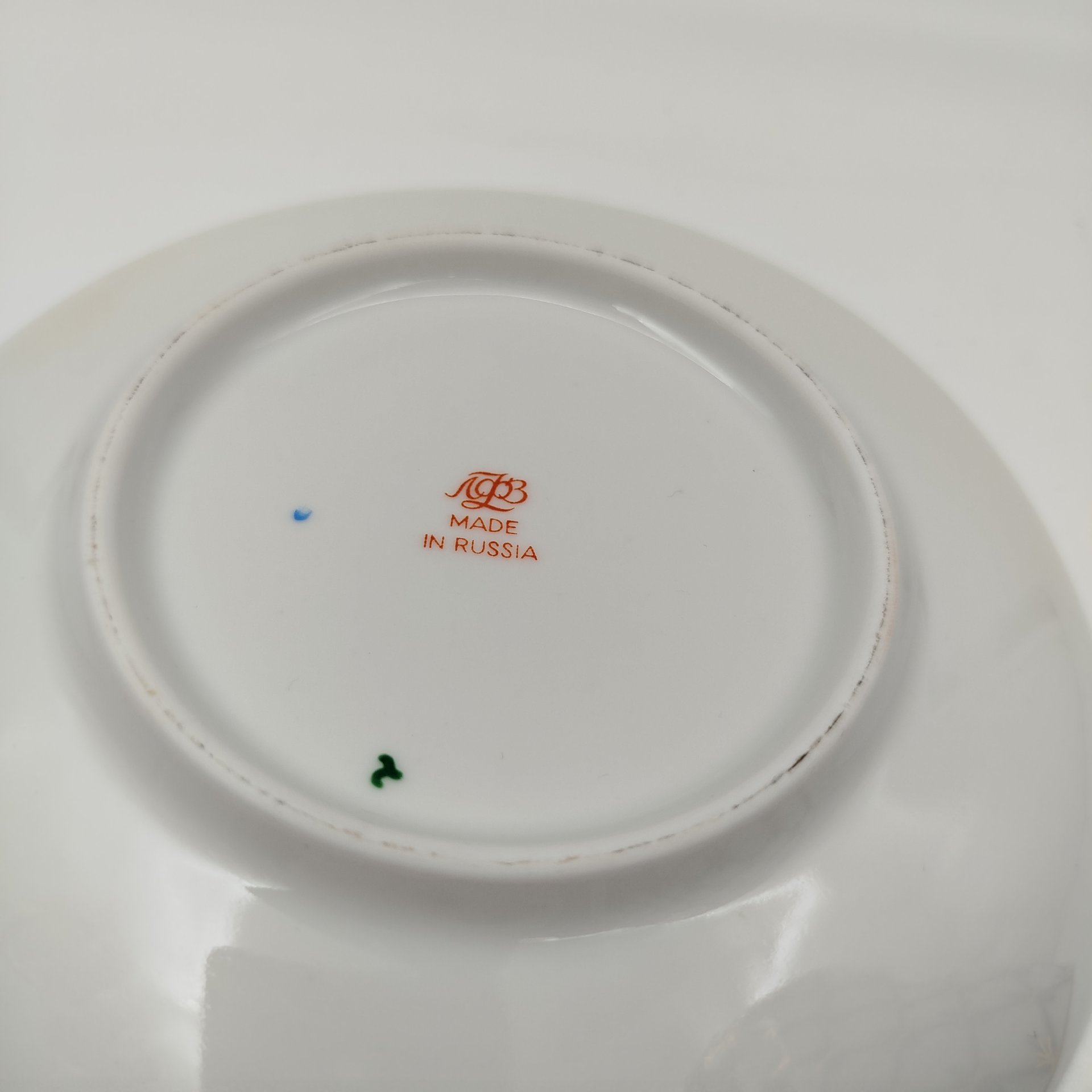 Бокал чайный "Кобальтовая сетка" (форма "Ленинградский"), автор рисунка А.А. Яцкевич, фарфор, деколь, золочение, Ленинградский фарфоровый завод (ЛФЗ), Российская Федерация, 1992-2001 гг.