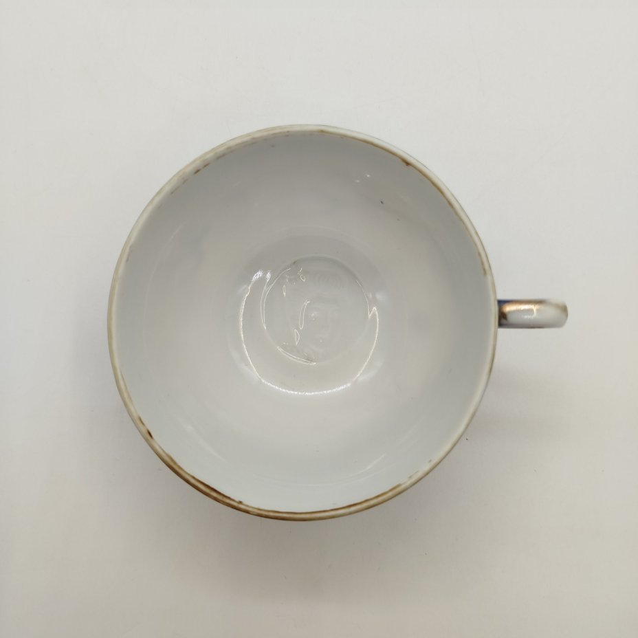 Чашка с рельефным изображением дракона