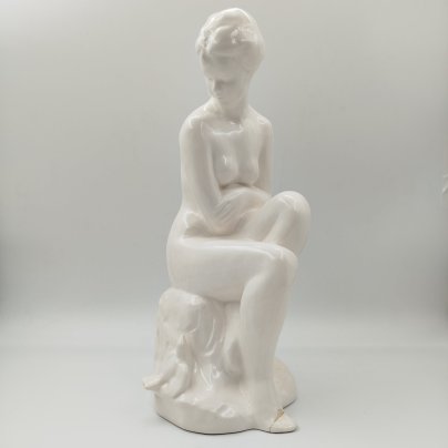 Статуэтка "Купальщица" (Обнаженная с голубем), фаянс, Европа, 1940-1970 гг.