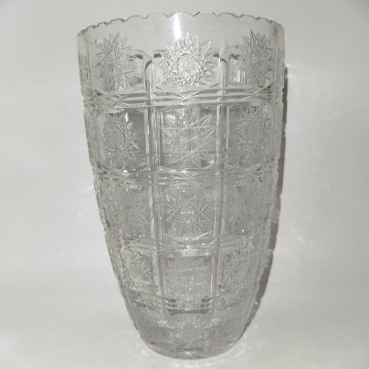 Крупная ваза с рельефным резным декором, хрусталь, алмазная грань, Bohemia Crystal (Bohemia Glass), Чехословакия, 1970-1990 гг.