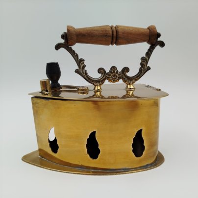 Утюг угольный (сувенирный), латунь, дерево, Европа, 1870-1990 гг.