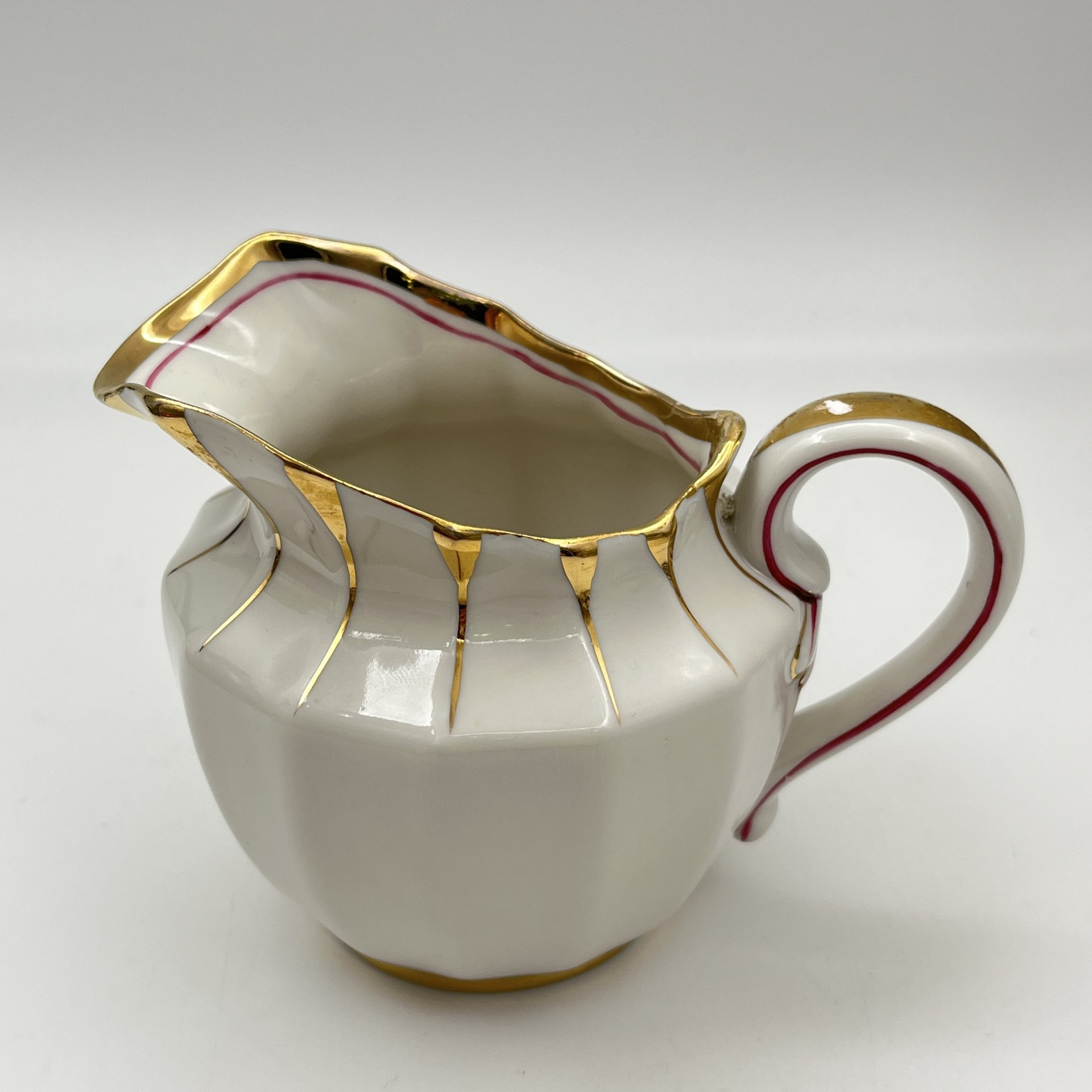 Молочник из сервиза "Солнечный дождь", фарфор, золочение, дорисовка, Дмитровский фарфоровый завод (ДФЗ Вербилки), СССР, 1954-1965 гг.