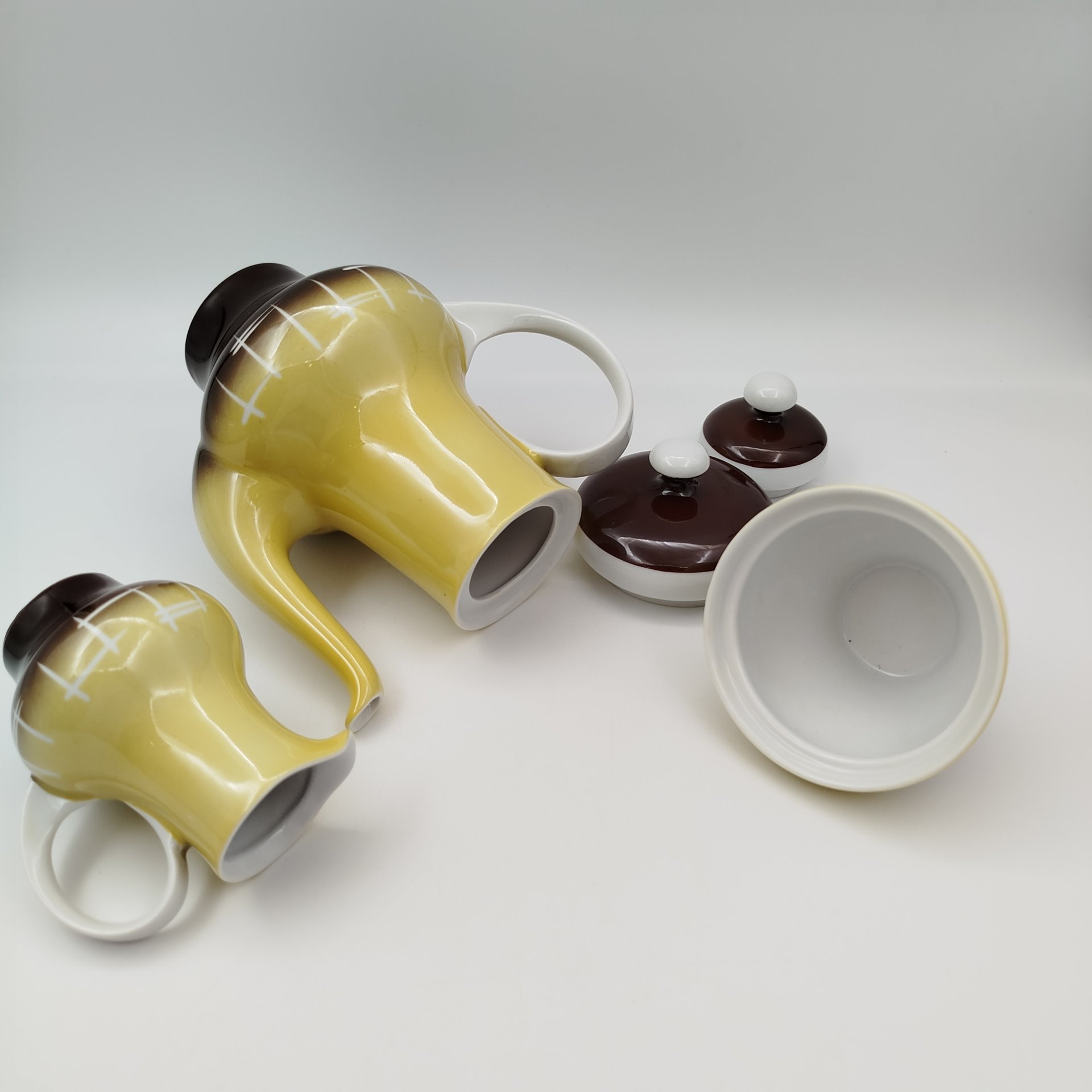 Сервиз кофейный в желто-коричневой гамме на 5 персон (13 предметов), фарфор, крытье, аэрография, Kahla, ГДР, 1960-1990 гг.