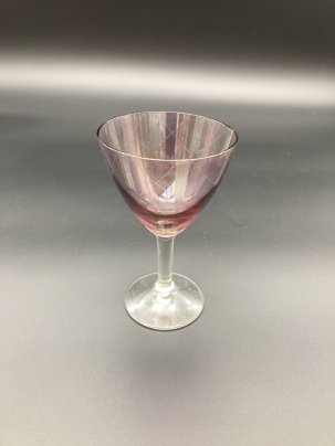 Рюмка из цветного стекла