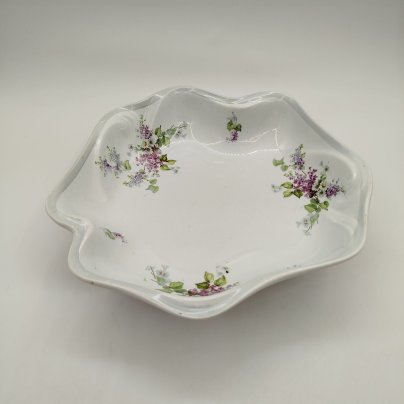 Блюдо фигурное в стиле модерн с цветочным декором, фаянс, деколь, Россия, 1910-1930 гг.