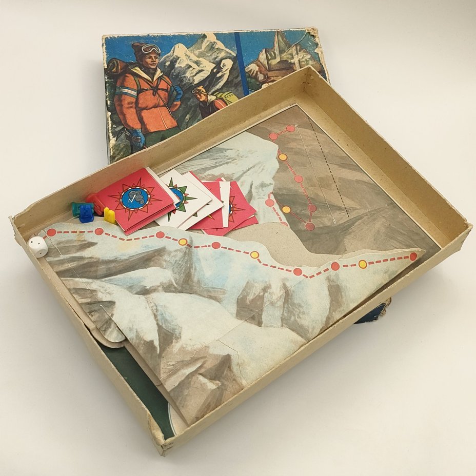 Игра настольная "Альпинисты", автор-художник А. Барсуков, Московский комбинат игрушек, Издательство "Малыш", картон, пластмасса, бумага, печать