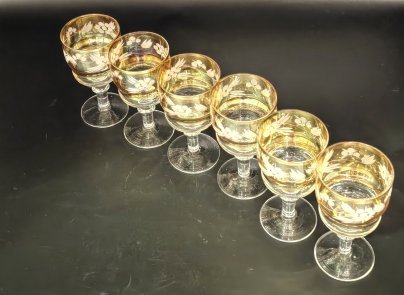 Комплект из 6 рюмок медового оттенка с цветочным декором для подачи крепленых вин, Бережанский стекольный завод