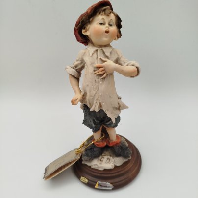 Статуэтка "Певец" в стиле Capodimonte, скульптор Giuseppe Armani (Джузеппе Армани), композитный материал, дерево, роспись, Италия, 1980-1990 гг.