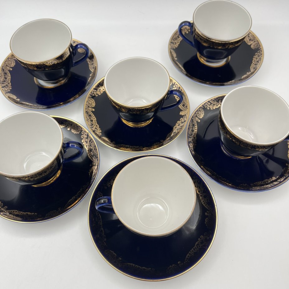 Набор кофейных пар на 6 персон кобальтового цвета с золотистым узором, фарфор, крытье, золочение, Ленинградский фарфоровый завод (ЛФЗ), СССР, 1970-1986 гг.