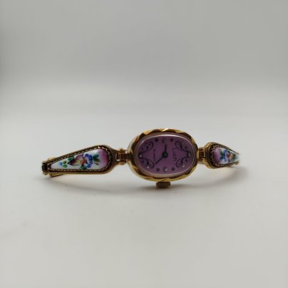 Часы наручные "Луч" с ремешком украшенным эмалями, металл, стекло, эмаль, Завод «Луч», с. Новоселки, Россия, 1990-2010 гг.