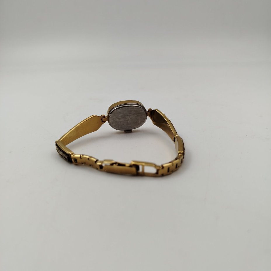 Часы наручные "Луч" с ремешком украшенным эмалями, металл, стекло, эмаль, Завод «Луч», с. Новоселки, Россия, 1990-2010 гг.