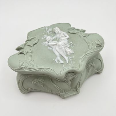 Шкатулка фигурная в стиле Модерн, бисквит, крашение, Россия, 1900-1930 гг.
