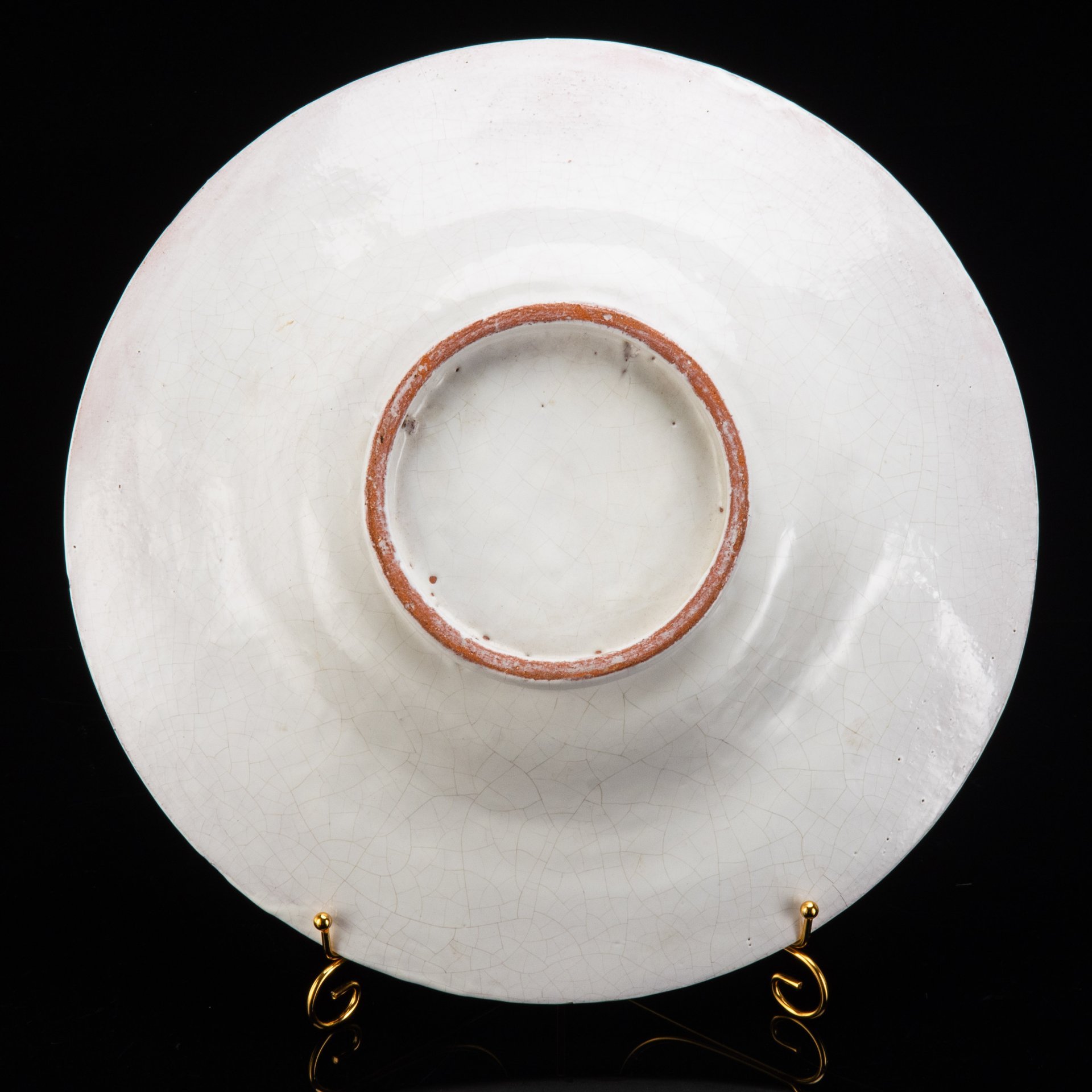 Блюдо настенное с изображением Гая Юлия Цезаря, выполненное в стиле мастерских Деруты XVI века, предположительно ЛВХПУ им. В.И. Мухиной (СПГХПА им. А.Л. Штиглица), керамика, майолика, люстр, Россия, 1970-2000 гг.