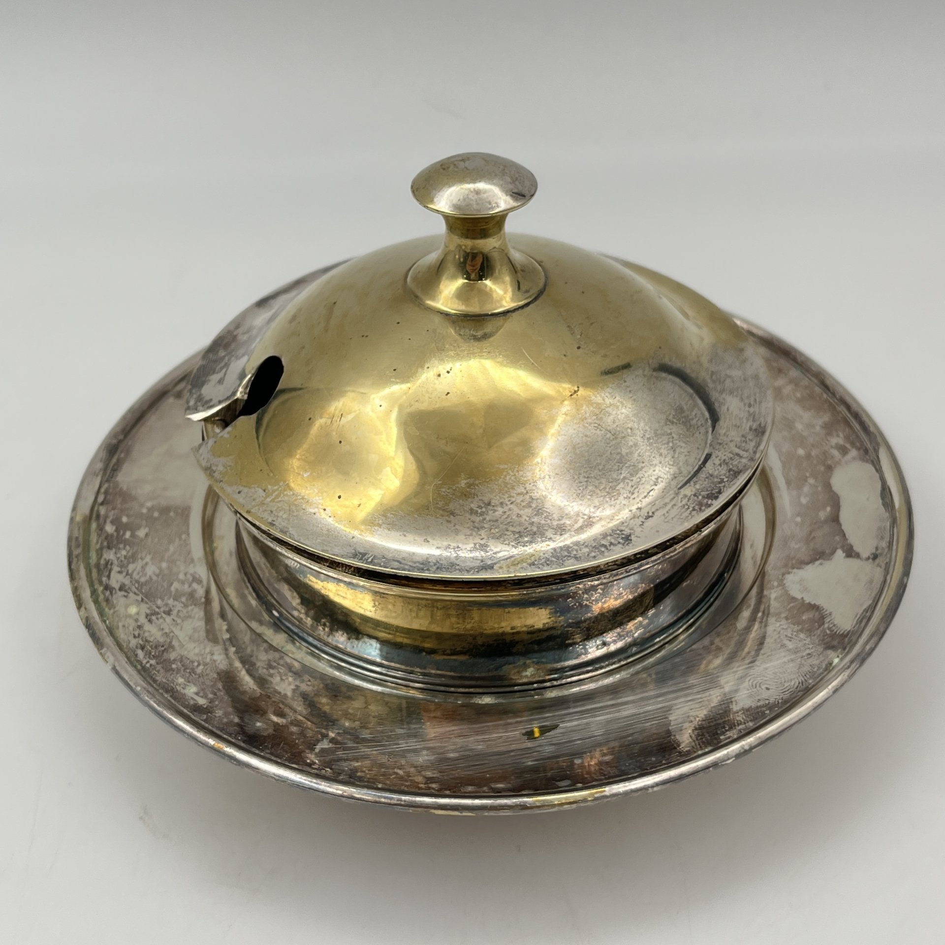 Набор для специй и закусок (солонка, перечница, горчичница, икорница)