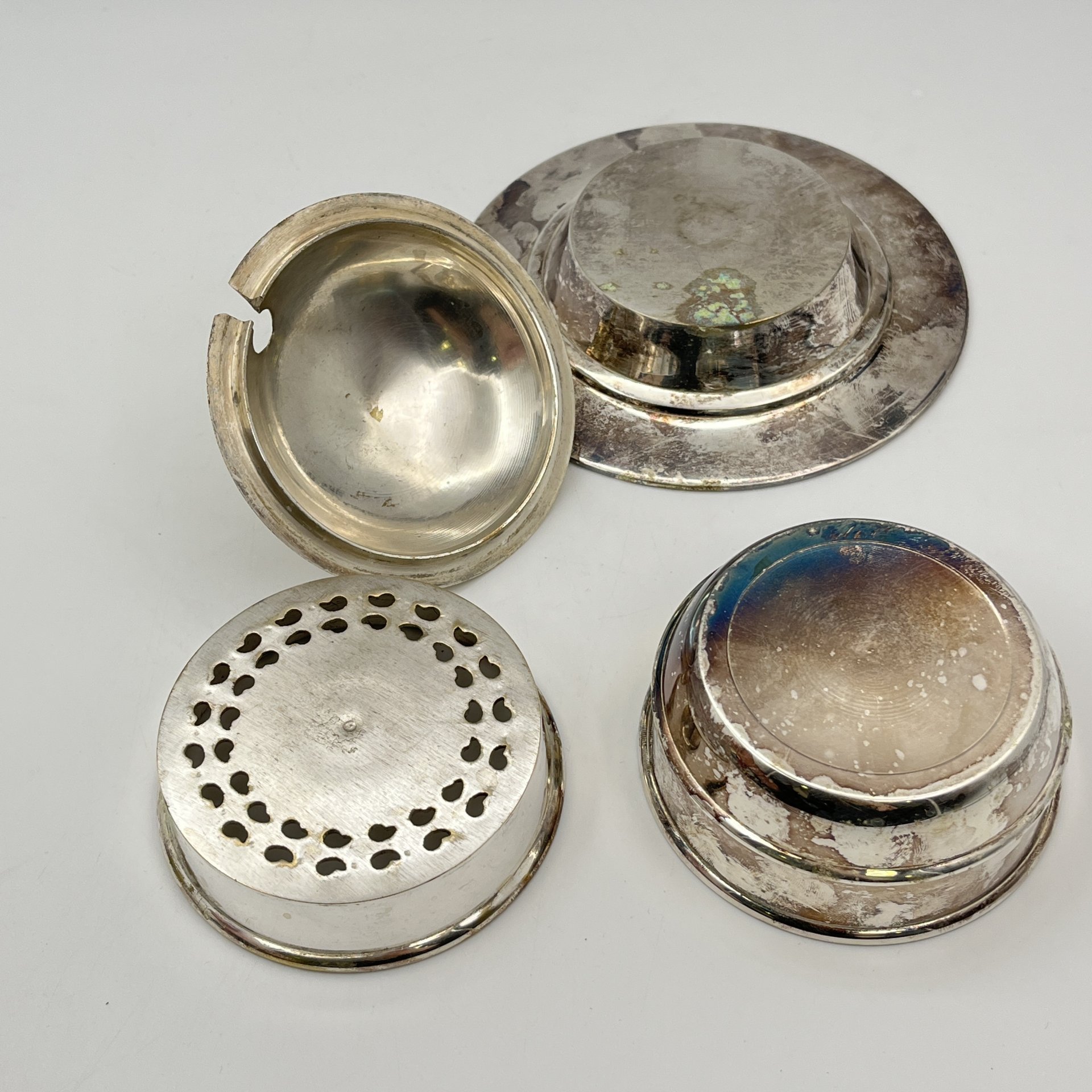 Набор для специй и закусок (солонка, перечница, горчичница, икорница)